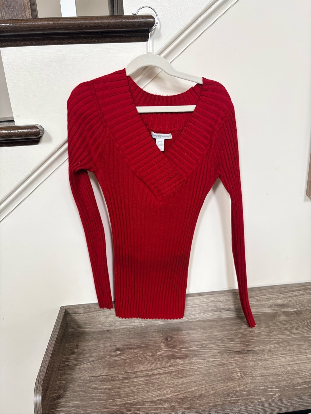 Long sleeve neat light weight Red Ribbed V-Neck Sweater